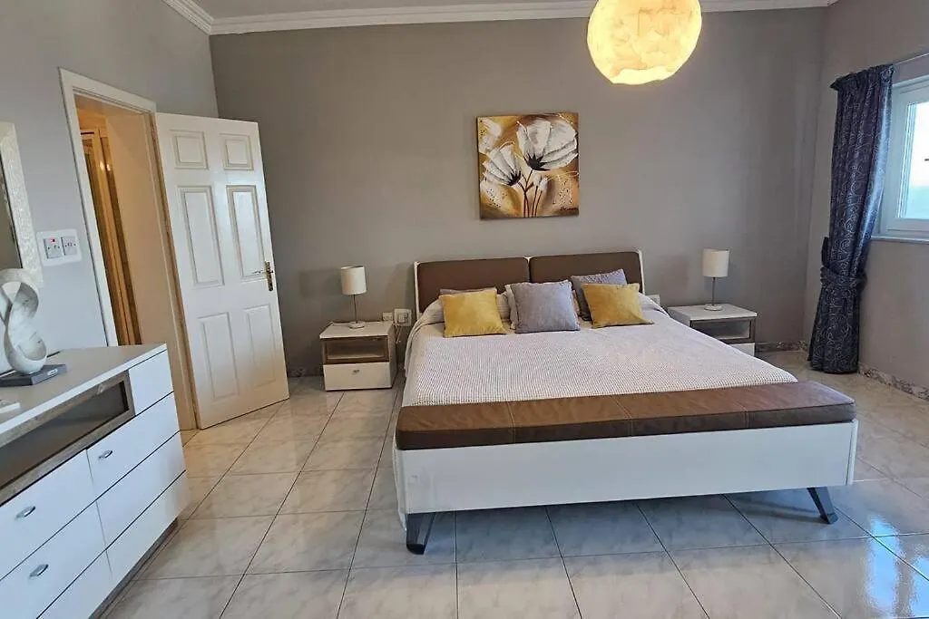 Front Sea View 3 Bedroom 2 Bathrooms At Sliema Beach Promenade S7 0*,