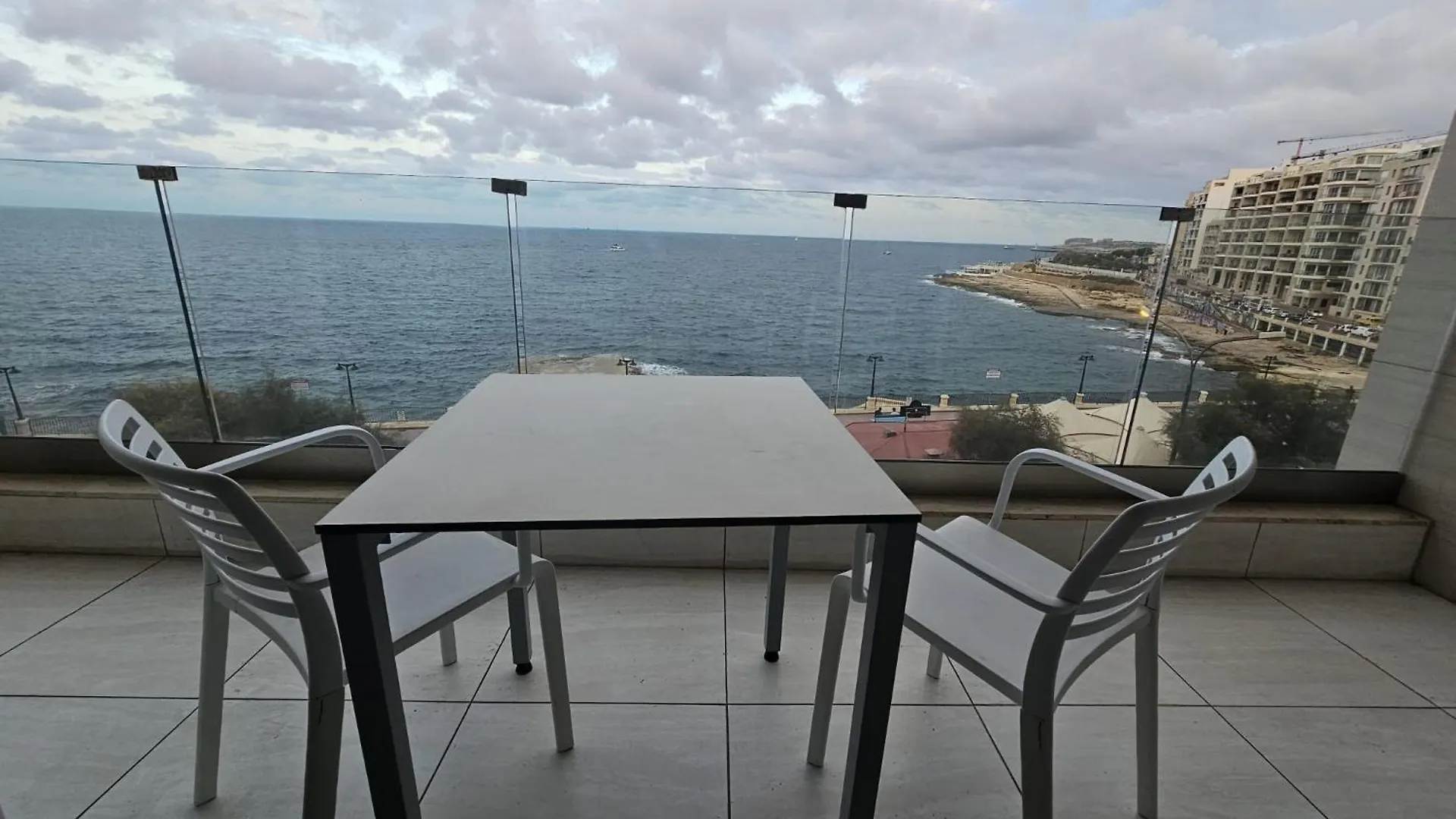 Apartamento Front Sea View 3 Bedroom 2 Bathrooms At Sliema Beach Promenade S7 Malta