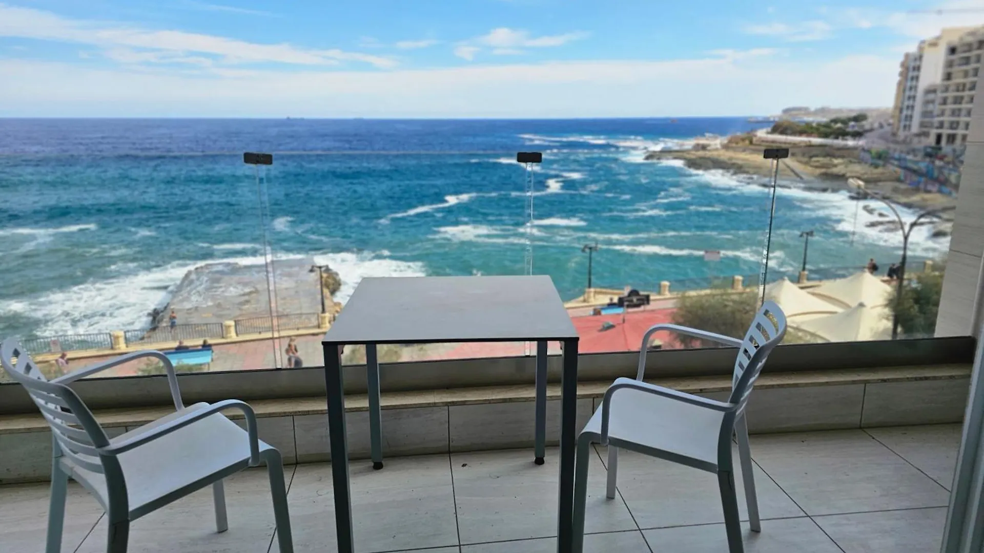 Front Sea View 3 Bedroom 2 Bathrooms At Sliema Beach Promenade S7