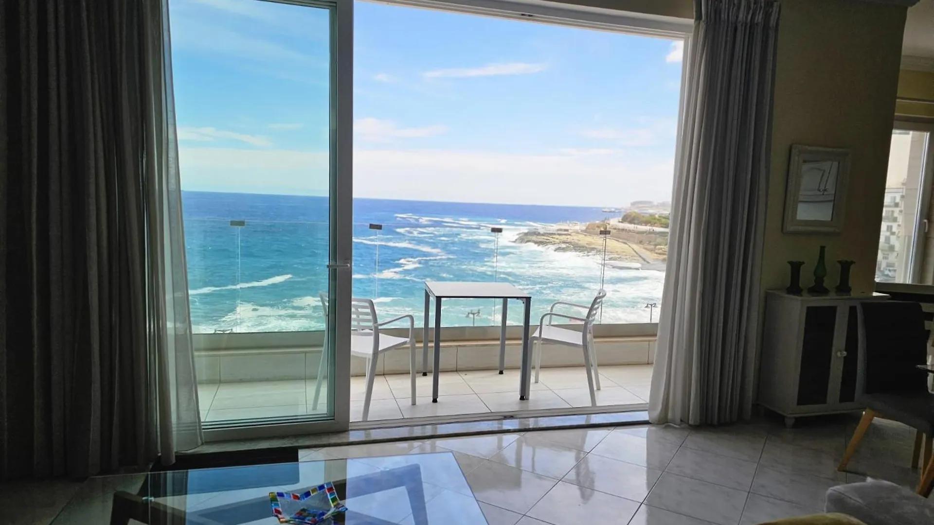 Front Sea View 3 Bedroom 2 Bathrooms At Sliema Beach Promenade S7 Apartamento